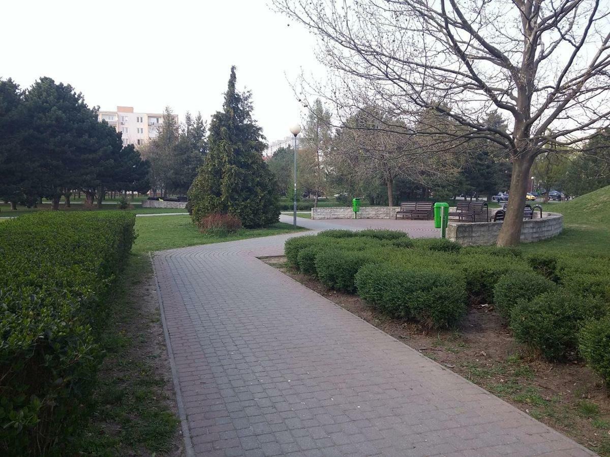Moonstreet Apartments Pozsony Kültér fotó